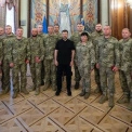 Золота Зірка захисникам: президент нагородив українських воїнів