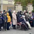 Поліцейські подарували дітям із реабілітаційного центру осінню подорож до «Межигір’я»