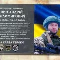 На Подолі з’явилася меморіальна дошка Герою України Андрію Мішину: історія, що звучить у ритмі відданості