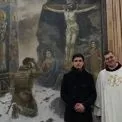Обпалений, але живий: у костелі святого Миколая показали картину-символ віри та стійкості