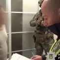 Банда з п’ятьох іноземців грабувала оселі заможних киян — справу передали до суду
