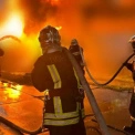 У Києві на Оболоні масштабна пожежа в житловому будинку