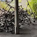 Унікальні люстри-молекули з 20-го корпусу КПІ збережуть — їх повернуть після ремонту