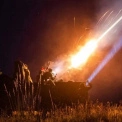 Кількість постраждалих у Києві зросла до десяти. Атака триває, ворог б'є по житловим будинкам