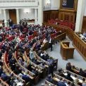 Киянам зі статусом «критично важливих» можуть обмежити виїзд: у Раді зареєстрували резонансний законопроєкт