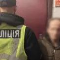 Віконний сервіс: у Києві жінка організувала збут наркотиків прямо з помешкання