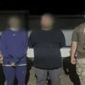 На Закарпатті затримали двох чоловіків у військовій формі за 400 м від кордону з Румунією