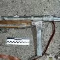 Автомат проти зауваження: у Києві п’яний дебошир погрожував сусідці вбивством