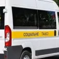 «Їхали не лише швидко, а з людяністю»: в Ірпені соцтаксі врятувало жінці на візку її собаку