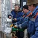 Після обстрілів Київ рятує лікарні теплом: шести медзакладам встановлюють автономні мобільні котельні