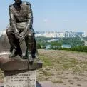 Сльози бронзового Маестро: пам’ятник Бикову на Печерську раптово “ожив”