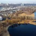 Будівельний скандал у Галерній затоці: «юні моряки» звели техніку на забороненій прибережній смузі Києва