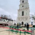 Новорічна ялинка на Софійській площі: головна красуня країни вже на монтажі — відкриття 6 грудня