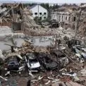 Атака на столицю: уламки ракет пошкодили транспорт, трамвай і зупинку — Київ ліквідовує наслідки нічного удару