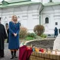 У Києві в Лаврі з’явився простір пам’яті загиблих українських жінок: висадили тюльпанове дерево