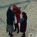 «Обряди зцілення» за 10 тисяч: як у центрі Києва шахрайка грабувала випадкових перехожих