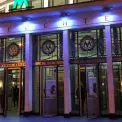 У метро Києва п’яний чоловік напав на поліцейську — втрутився футбольний захисник «Десни»
