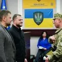 Герої фронту і тилу: на Київщині вшанували захисників та цивільних працівників