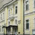 Безоплатні паркомісця для Посольства Канади: у центрі Києва облаштують 12 місць