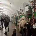 Вертепи у підземці: кияни почали колядувати просто в метро