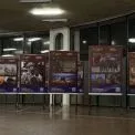 Бій поруч із нами: у метро «Золоті ворота» відкрили виставку бойових фото десантників