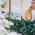 У метро з ялинкою — як із пасажиром: за велике дерево доведеться платити