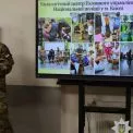 Собаки, що лікують серця: у Києві провели пет-терапію для студентів Маріупольського університету
