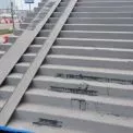 У Києві на Саперно-Слобідській зводять пішохідний міст без ліфтів і з небезпечним пандусом