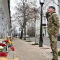 Біля Стіни Пам’яті у Києві: високопосадовець Британії віддав шану полеглим воїнам