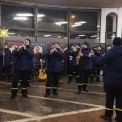 Колядки під склепінням метро: оркестр ДСНС влаштував різдвяний сюрприз на «Золотих воротах»