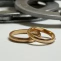 Фіктивні шлюби за долари: у Києві викрили псевдоагенцію для мігрантів