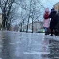 Ожеледиця паралізувала тротуари Києва: за добу до травмпунктів звернулися 322 людини