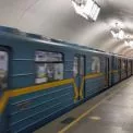 Червона лінія метро в Києві: інтервали скорочено, але рух відновлено не повністю