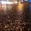 Київ став ковзанкою: фігурист проїхався вулицею на ковзанах