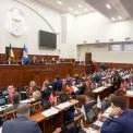 Школярі мерзнуть, депутати з фондами: що не так із бюджетом Києва