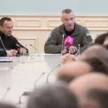 Пункти обігріву на ніч та гарячі обіди: Кличко розповів про нові заходи підтримки киян