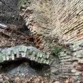 На Замковій горі в Києві знайшли забуту 150-річну стіну Флорівського монастиря