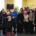 Дитячі будинки сімейного типу в Києві отримали зарядні станції та павербанки