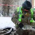 Ракета з бойовим зарядом упала поруч із будинками: що відомо про інцидент у Києві