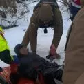 Поблизу Києва зі льоду Дніпра врятували скайсерфера: чоловік провалився за 100 м від берега