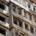 Багатоповерхівка на Академмістечку без тепла від листопада після атаки дронів. Чиновники кажуть, що опалення не було й раніше