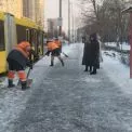 Інспекція благоустрою Києва за день склала 77 протоколів через ожеледицю та сніг
