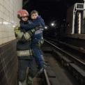 Поїзди застрягли в тунелях: у Києві під час аварії в метро евакуювали 481 людину
