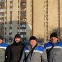 Київ тримається на людях: комунальники з Вараша допомагають відновлювати магістральні мережі столиці