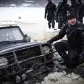 Смертельний дрифт: рятувальники дістали автівку, що пішла під лід на Київщині