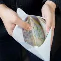 Кияни повертаються до готівки: війна й блекаути змінюють фінансові звички