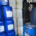 Зливали дизель просто з локомотива: у Києві викрили крадіжку пального з тепловоза