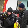 На Київському морі вже тиждень шукають водія авто, що пішло під кригу