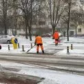Сніг є, а прибирати нікому: чому київські двори потопають у заметах та куди зникли комунальники