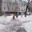 У Києві сніг прибирають 256 одиниць техніки: комунальники працюють безперервно